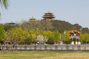 Парк Цзиншань, достопримечательности Пекина