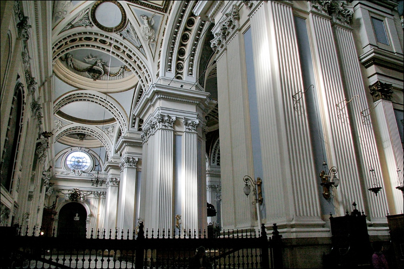 Внутреннее убранство Кафедрального собора Богоматери Пилар, Сарагоса