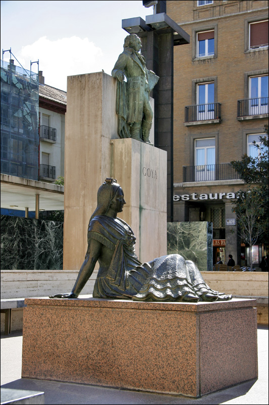Памятник Ф.Гойе в Сарагосе