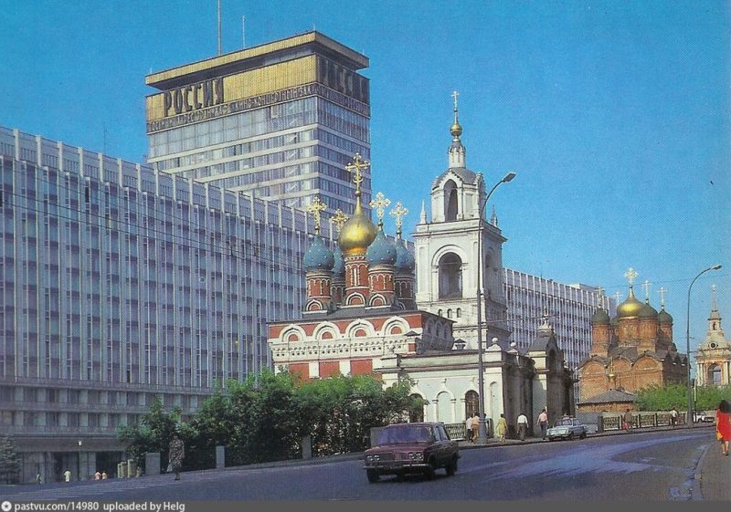 Гостиница "Россия" со стороны улицы Степана Разина (Варварка)