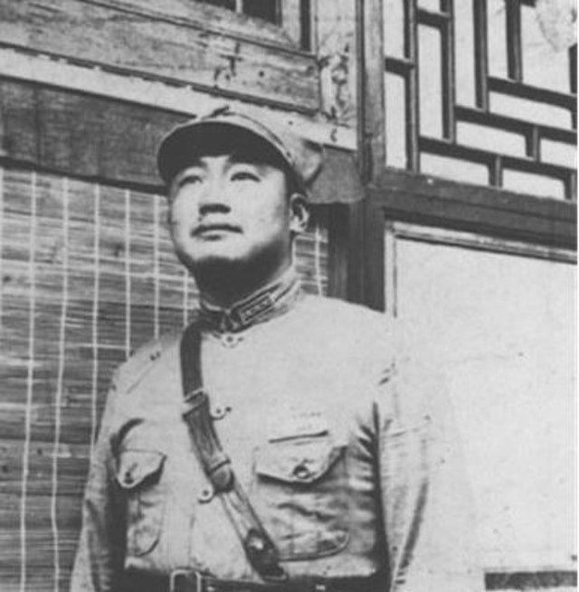 Командир 219-го полка 37-й дивизии 29-й гоминьдановской армии Цзи Синвэнь 吉星文